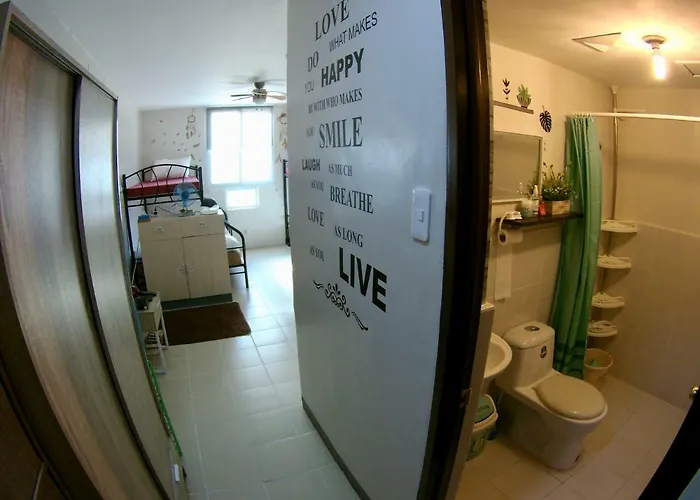 Travellers Lounge Mixed Shared Dorm ゲストハウス マクタン